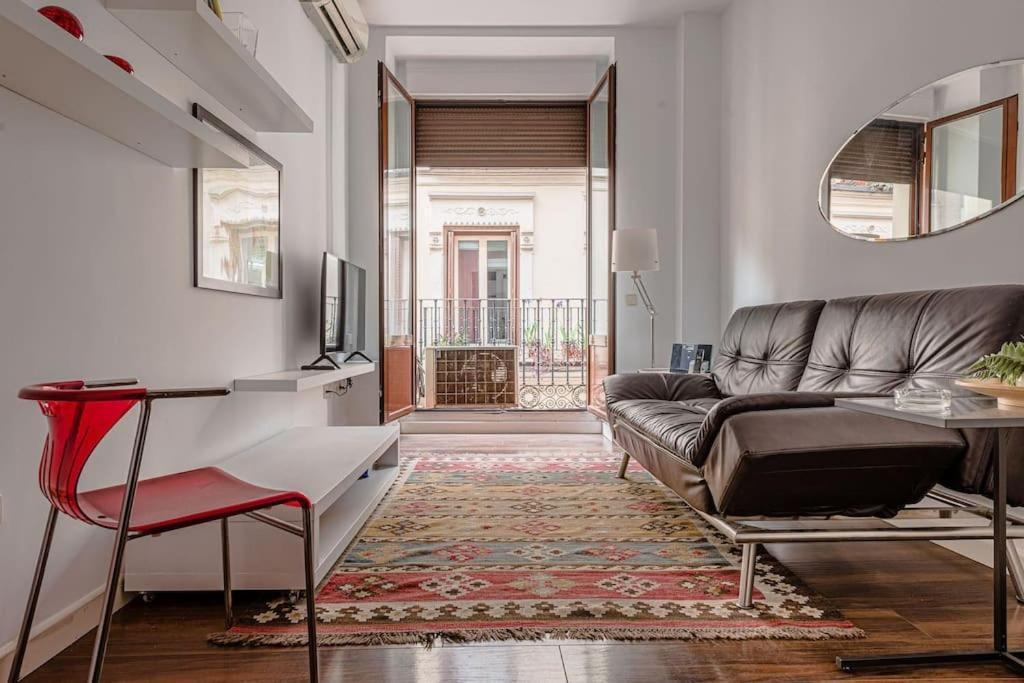 Flat Next To The Paseo Del Prado With Balcony - A5 Madrid