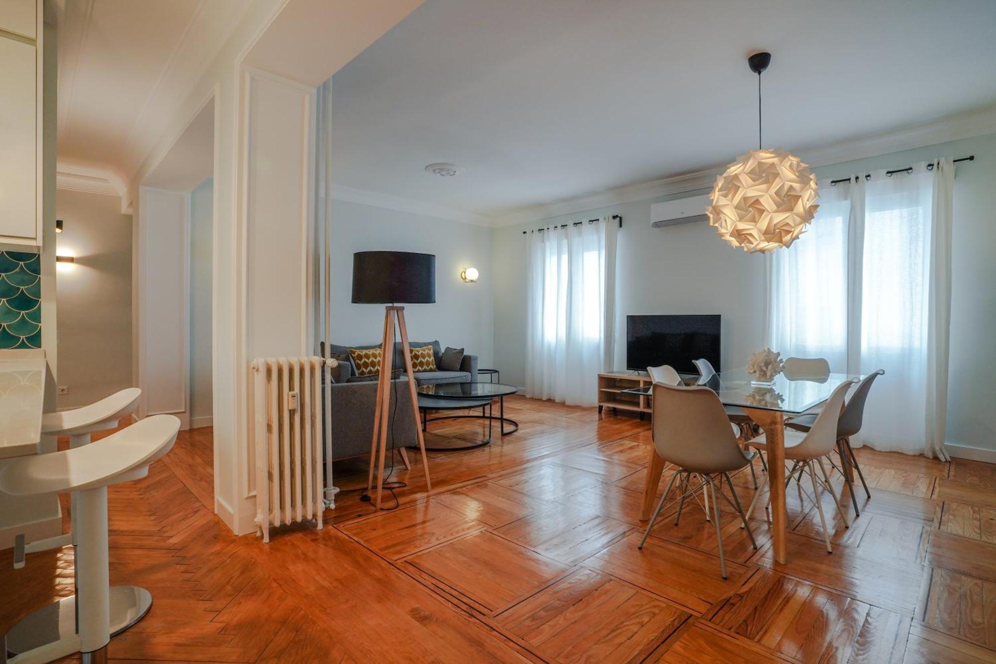 Modern Spacious-3 Bedrooms 2 Bathrooms-retiro Apartment *