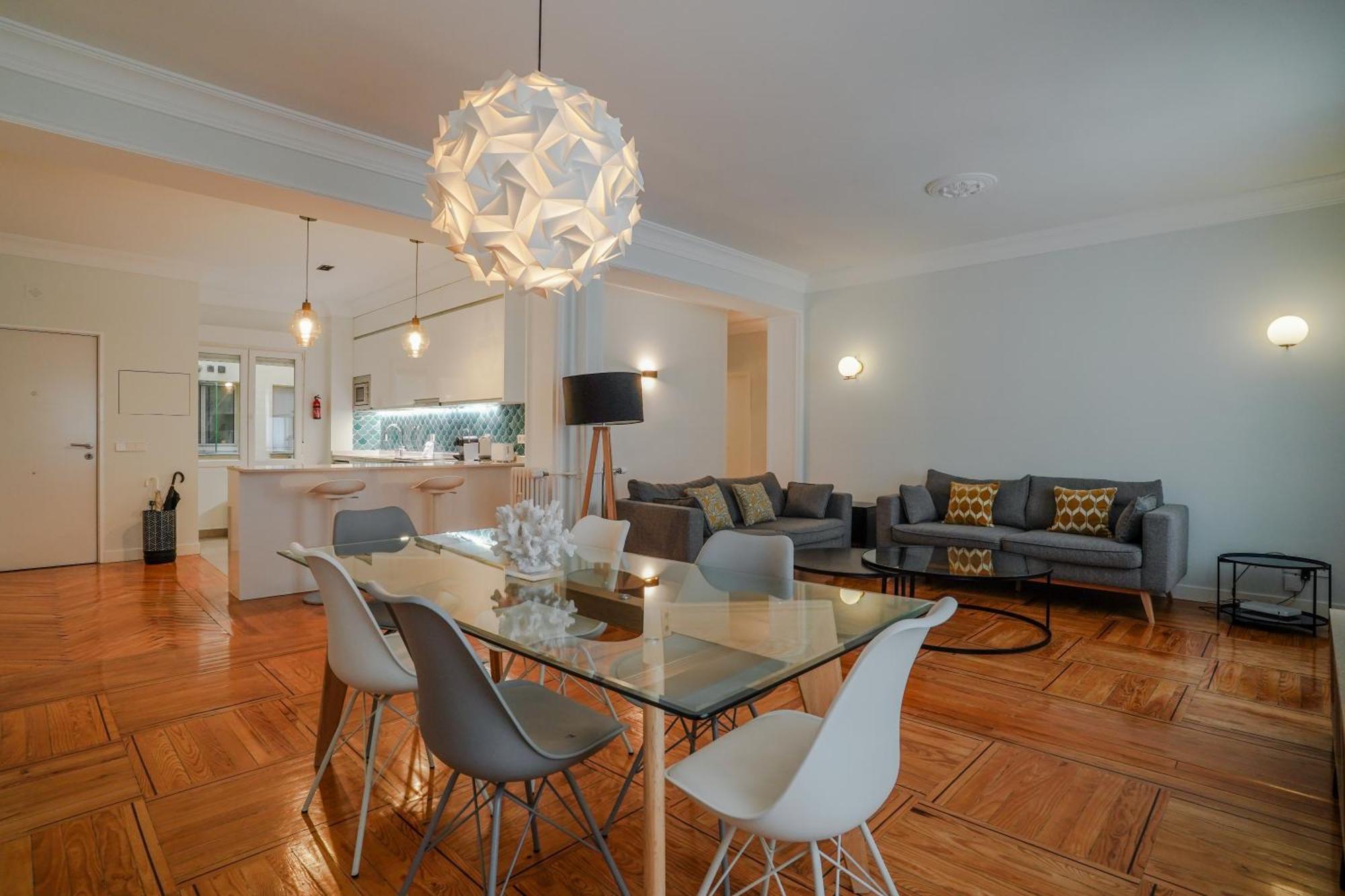 Modern Spacious-3 Bedrooms 2 Bathrooms-retiro *