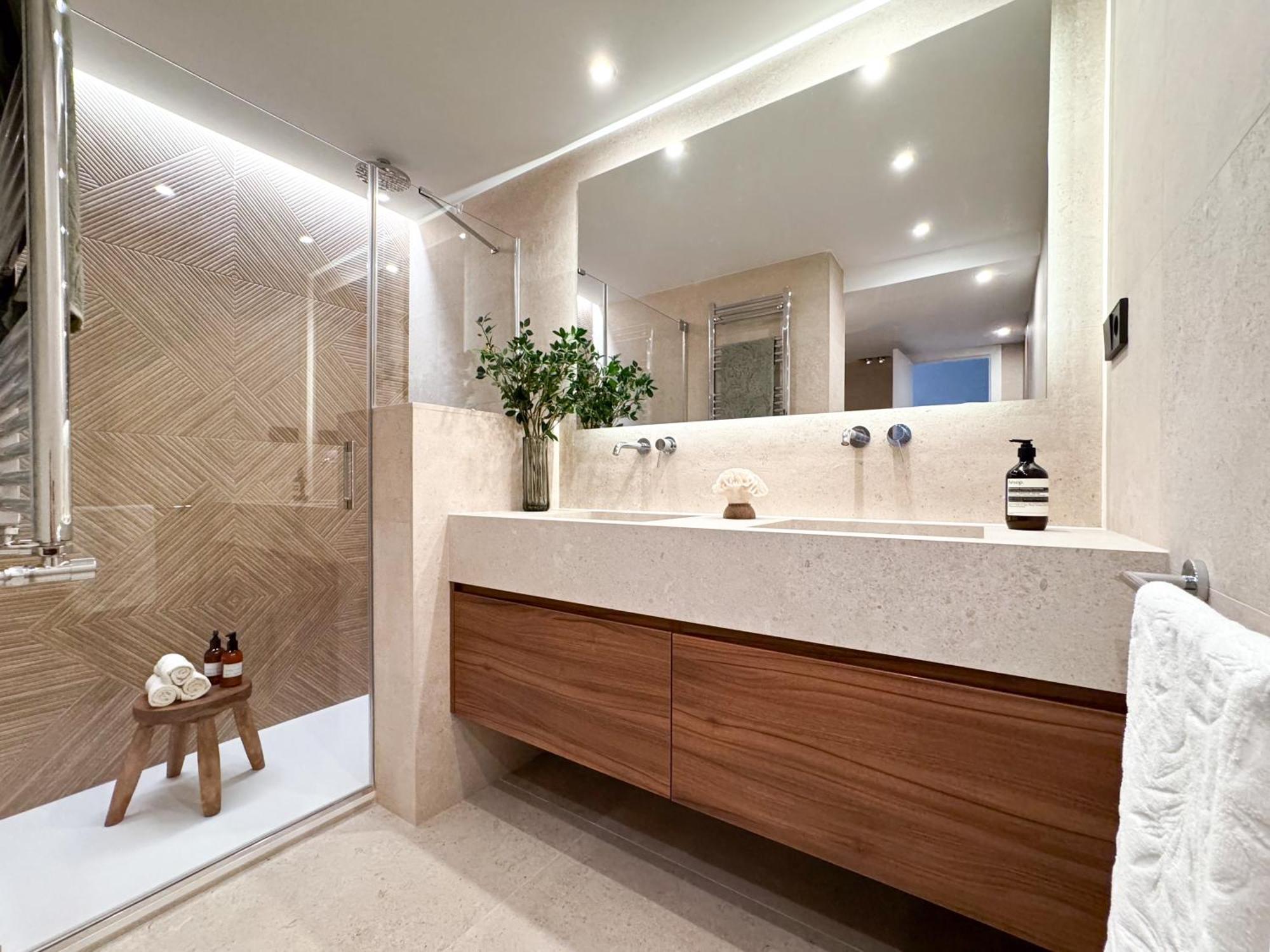 Con Piscina Y Garaje En Pozuelo Apartment