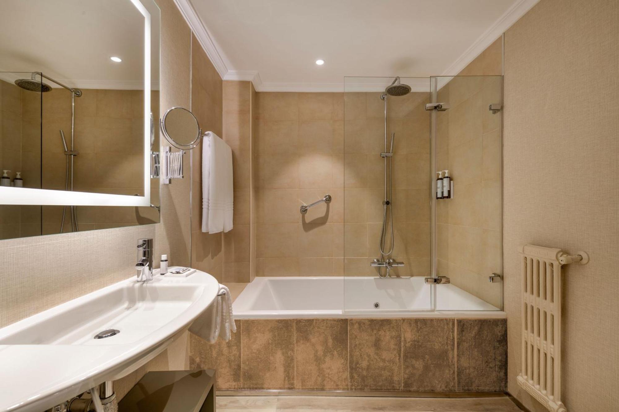 Ac Carlton By Marriott Madri
