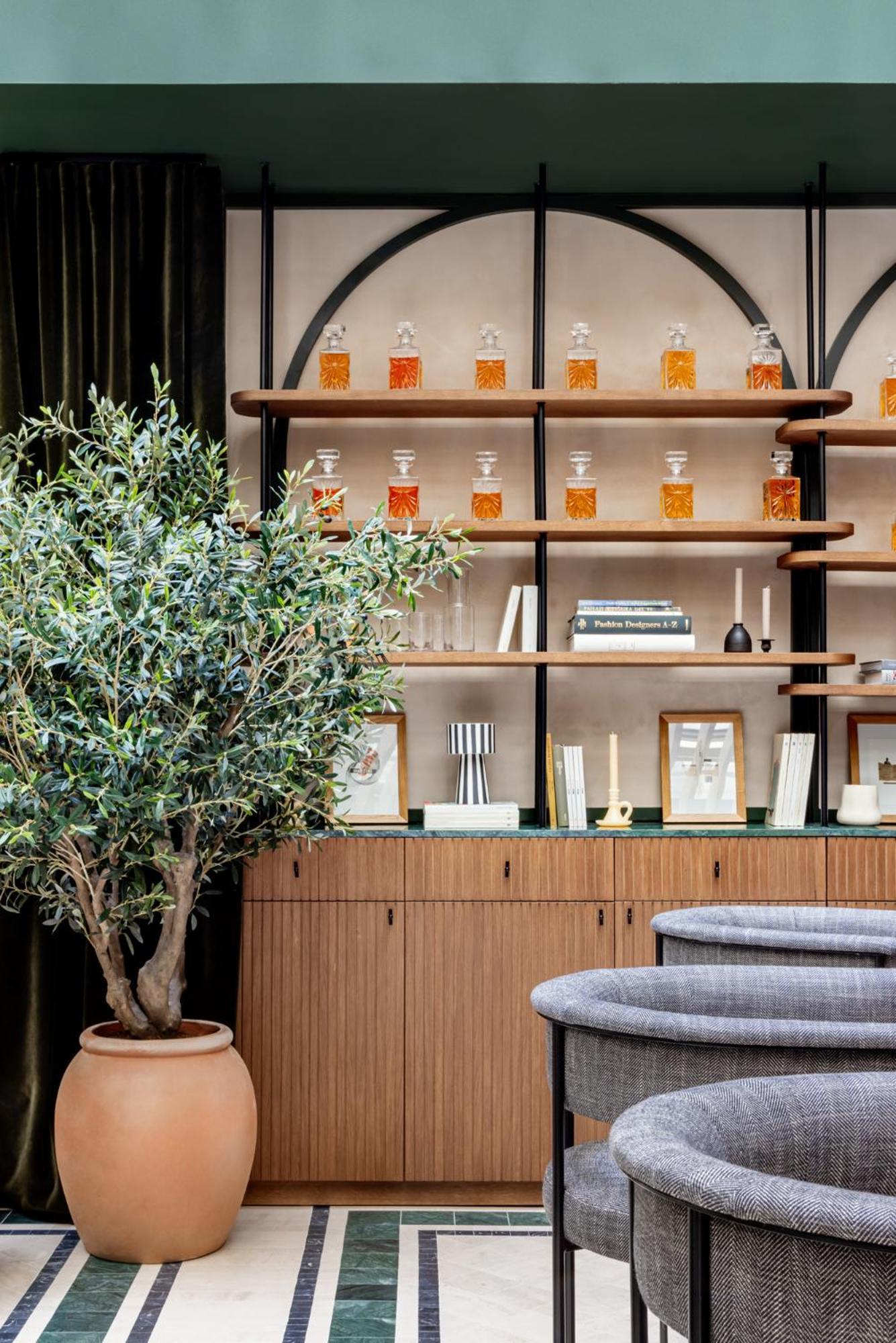 Hotel Totem Madrid, A Small Luxury Of The World 4*