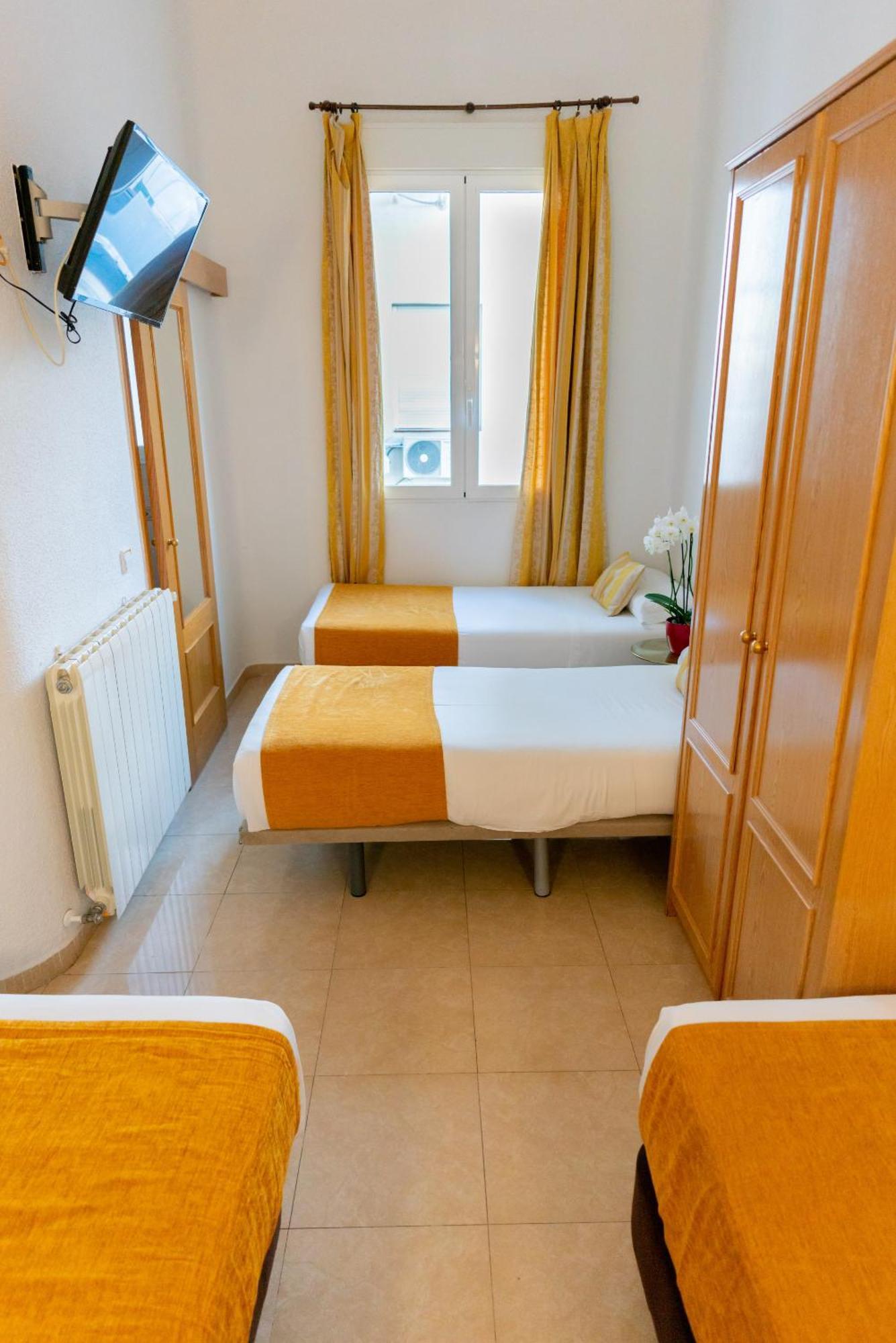 Josefina-gran Via Hostel