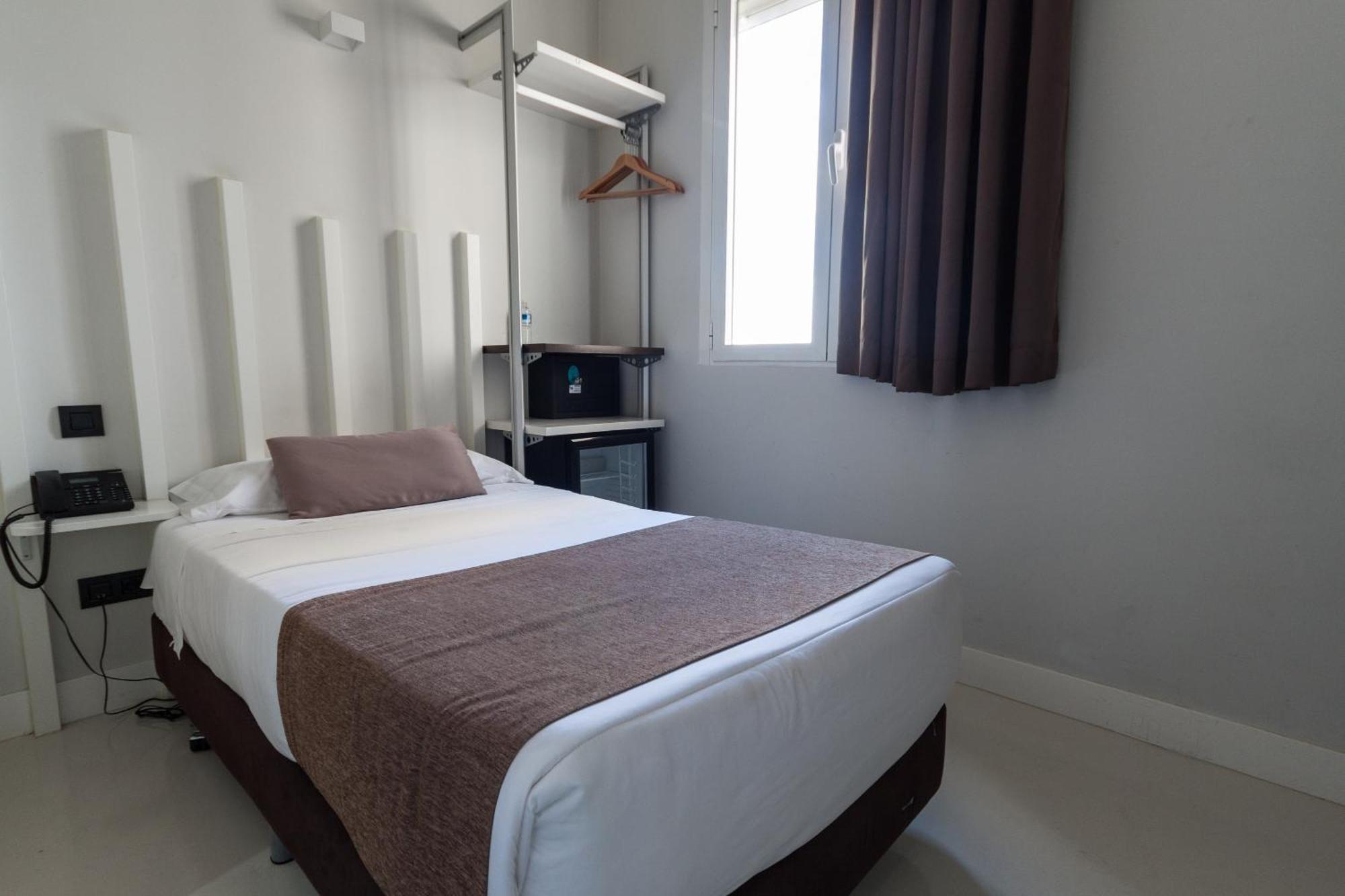 Gran Via 44 Hostel *