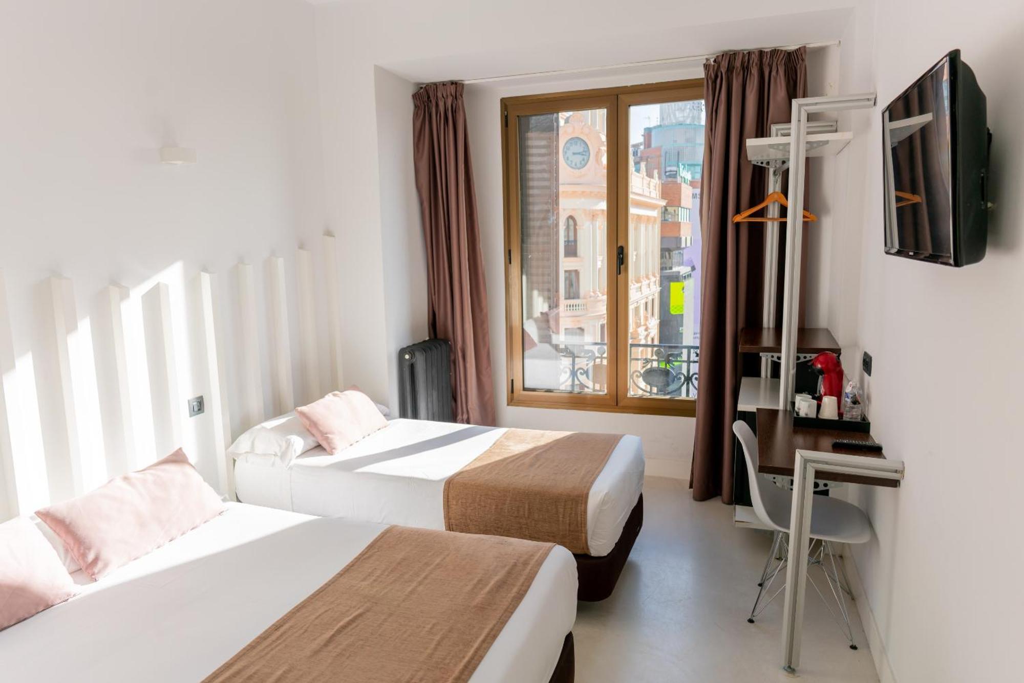 Gran Via 44 Hostel