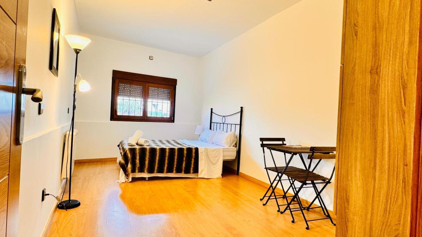 Apartamento Completo Para 8 Personas A 5 Minutos Del Aeropuerto E Ifema Apartment Madrid
