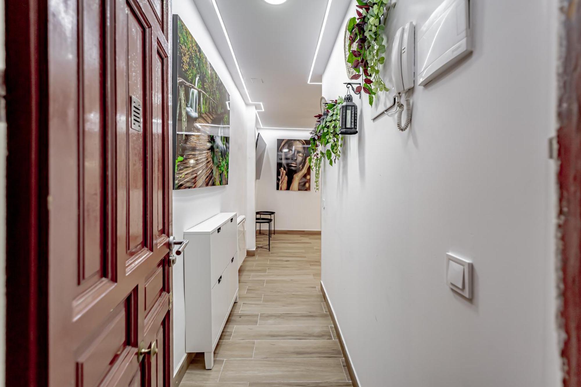 Estrecho Apartamento Madri