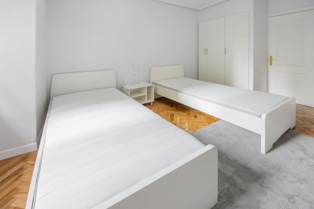 Apartment 3 Bedrooms 2 Bathrooms Furnished - Sol - Bright - Mintystay *