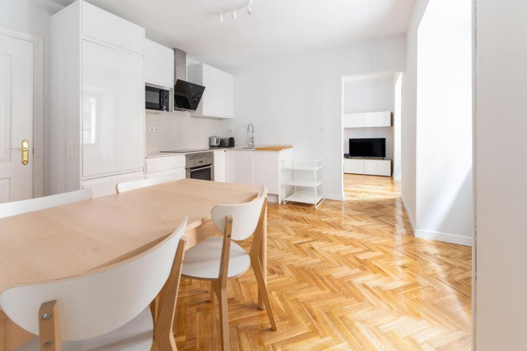 3 Bedrooms 2 Bathrooms Furnished - Sol - Bright - Mintystay