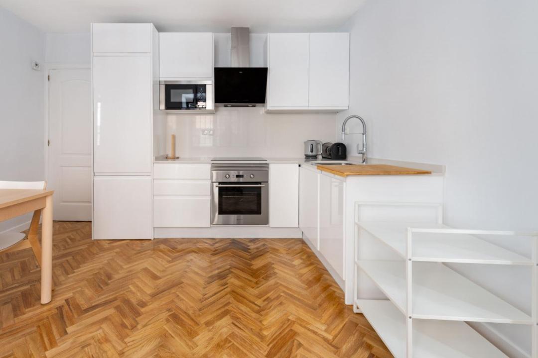 3 Bedrooms 2 Bathrooms Furnished - Sol - Bright - Mintystay Madrid