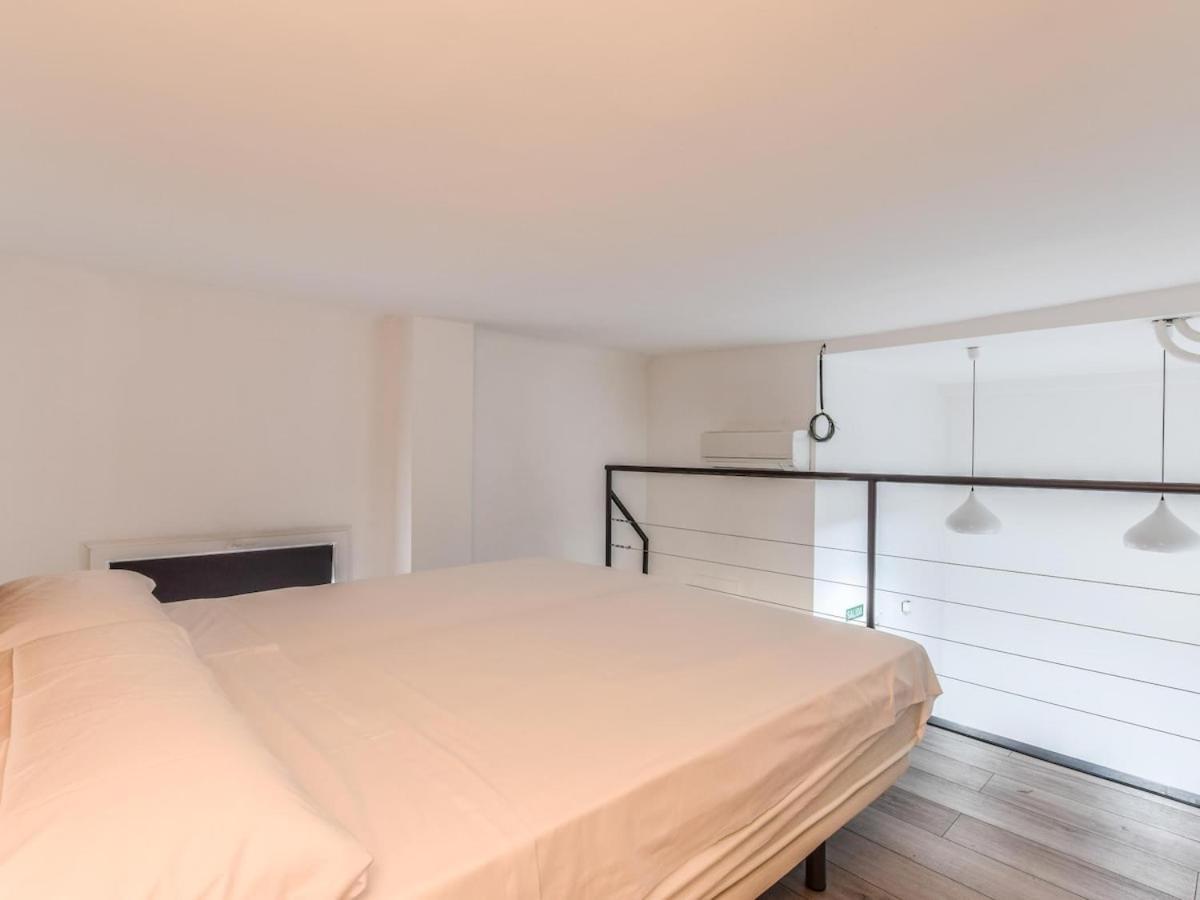 Lofts Reformados En El Bernabeu Apartment