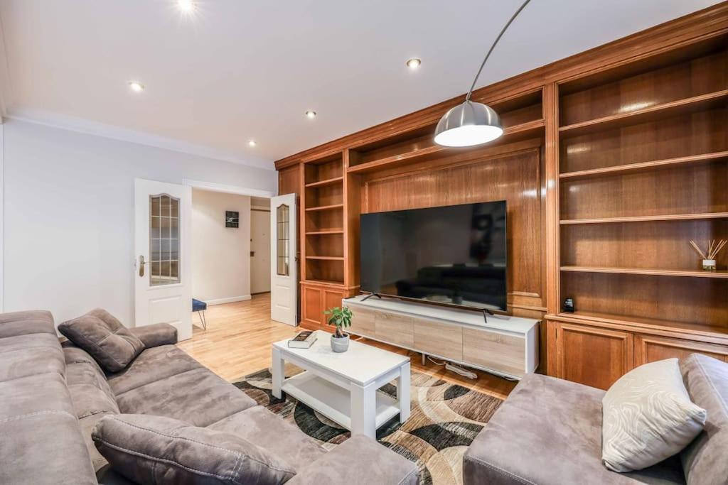 Global Homes - Luxury Retiro Apartment