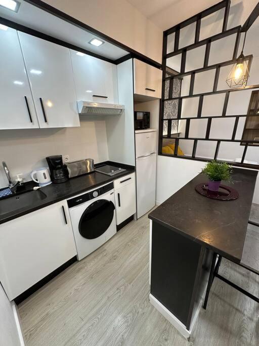 Cozy For 4 Pax In Gran Via - M1 Apartment