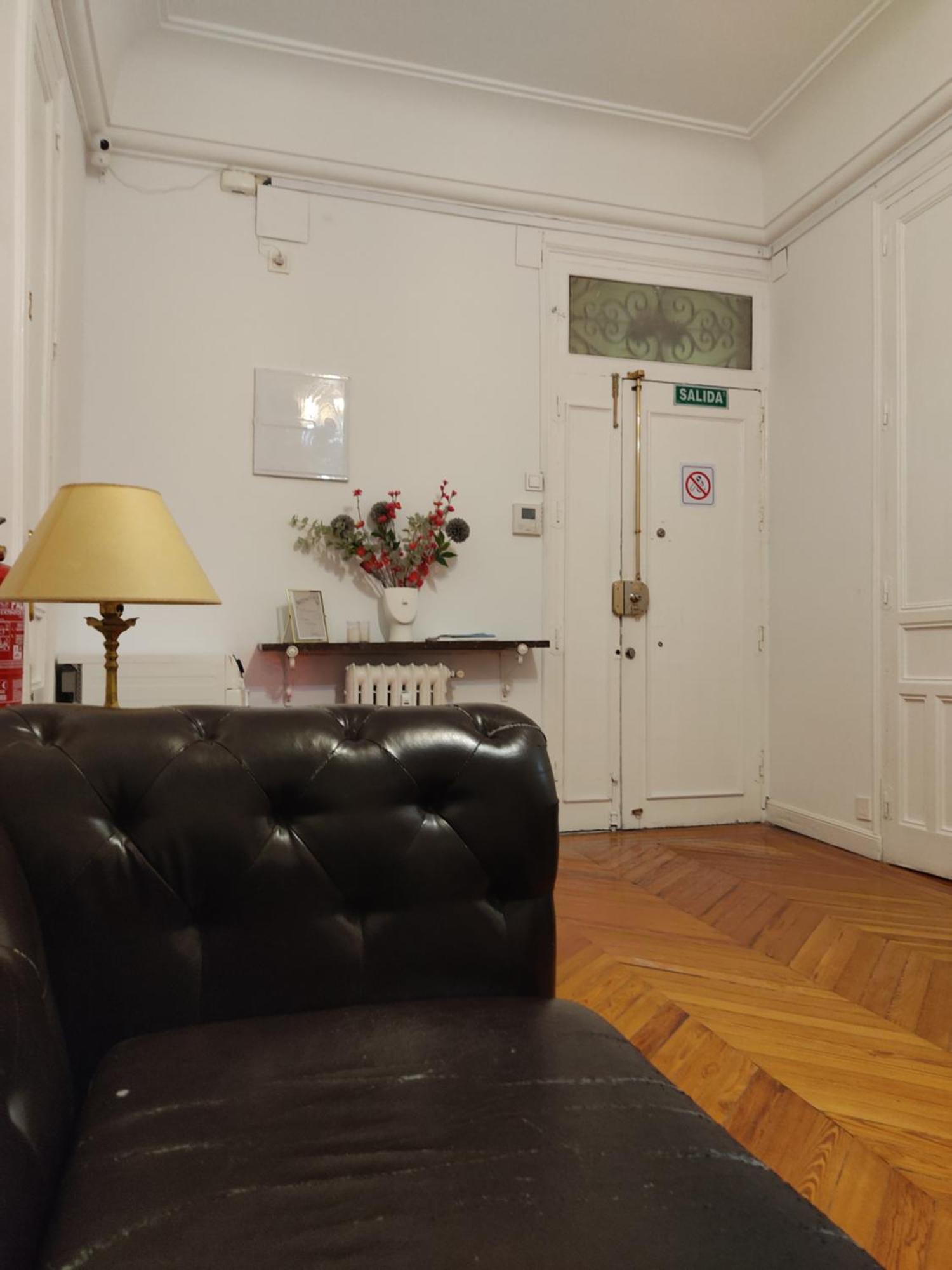 Grand Via House 3*
