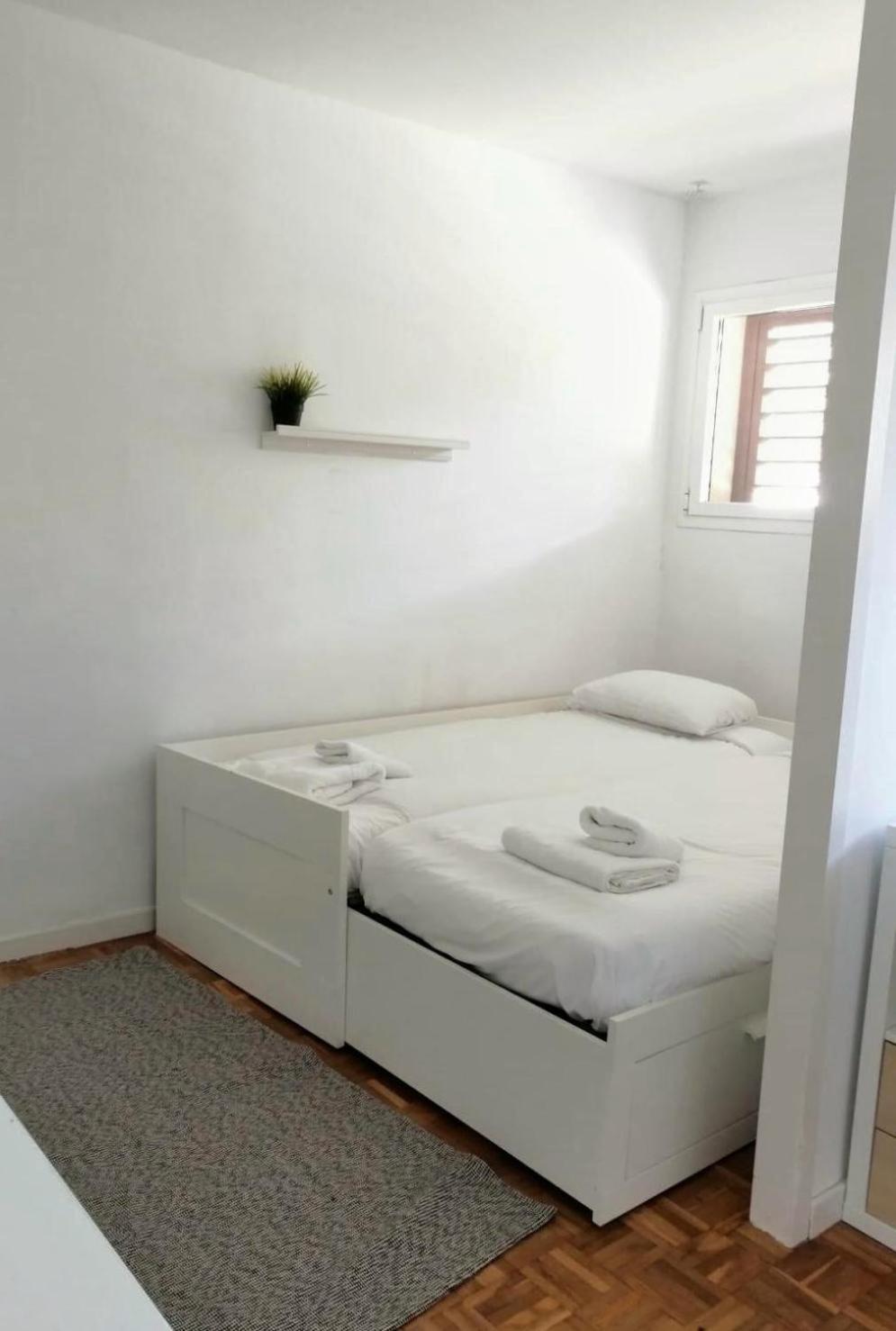Preciosa Casa Familiar, Sabadell Apartamento