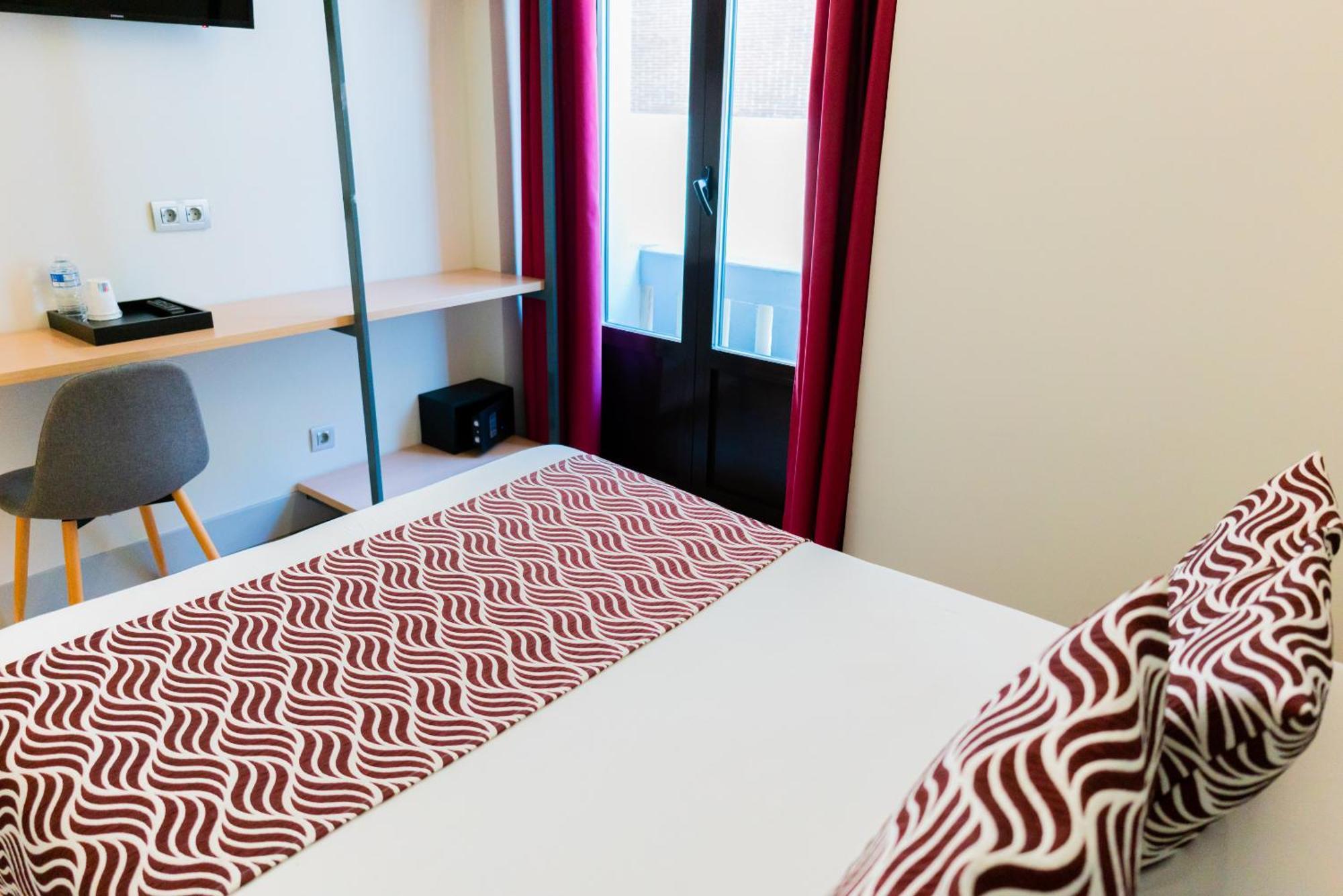 Juliette-gran Via Hostel *