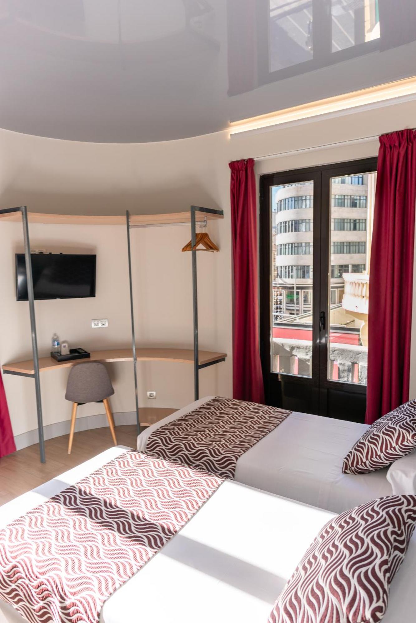 Juliette-gran Via Hostel