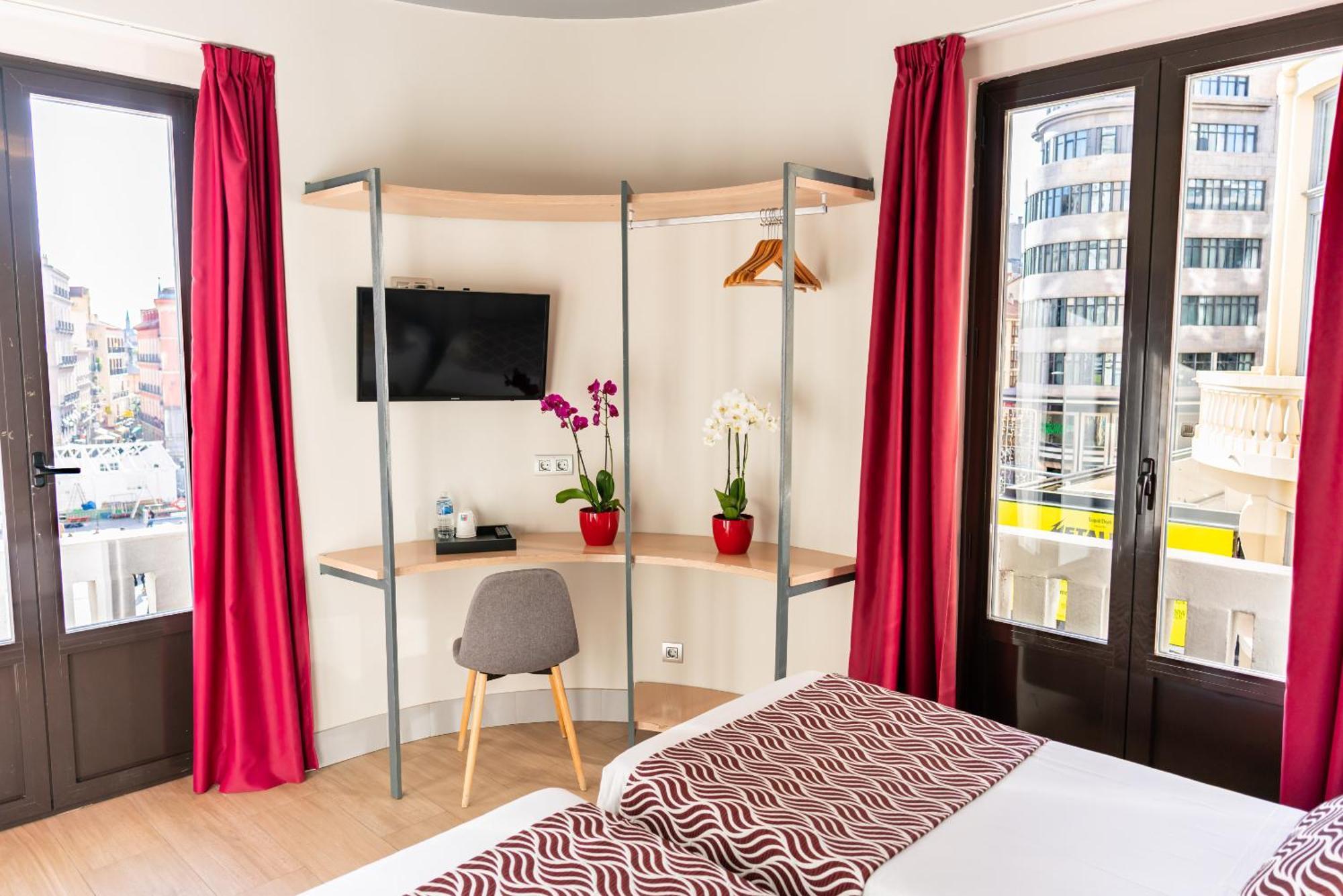 Hostel Juliette-gran Via *
