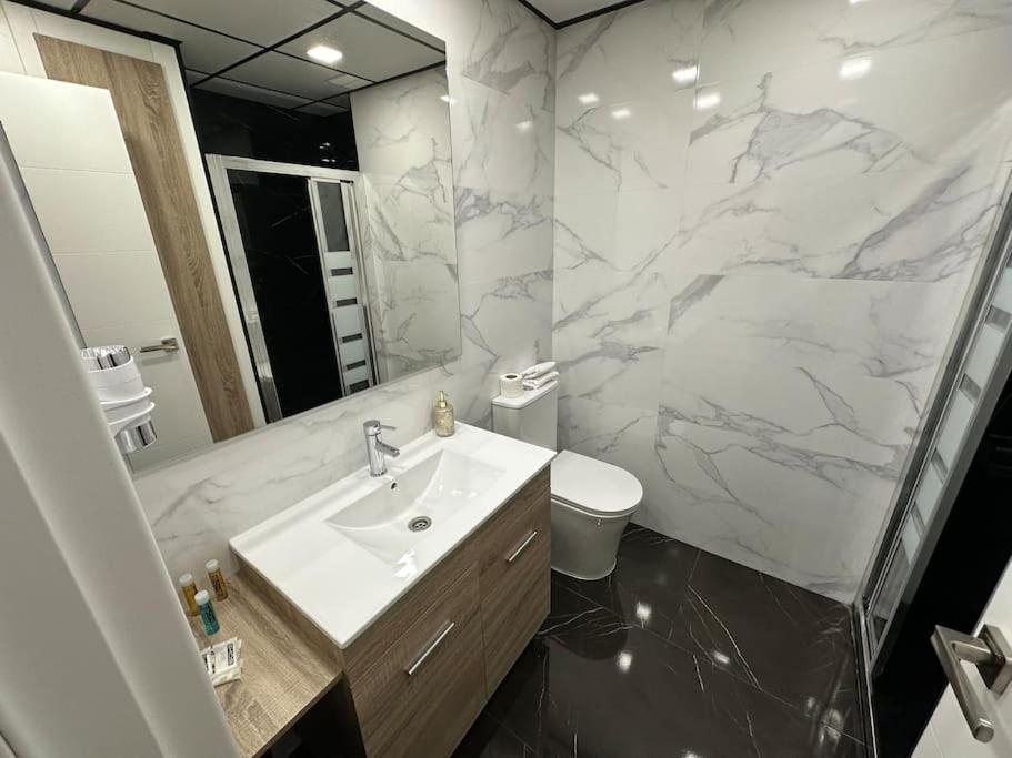 Cozy Penthouse With Terrace In Gran Via - 3c Apartment *