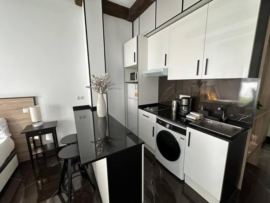 Cozy Penthouse With Terrace In Gran Via - 3c Apartment Madrid