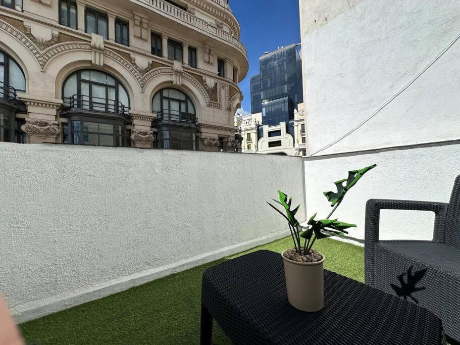 Cozy Penthouse With Terrace In Gran Via - 3c Apartment Madrid