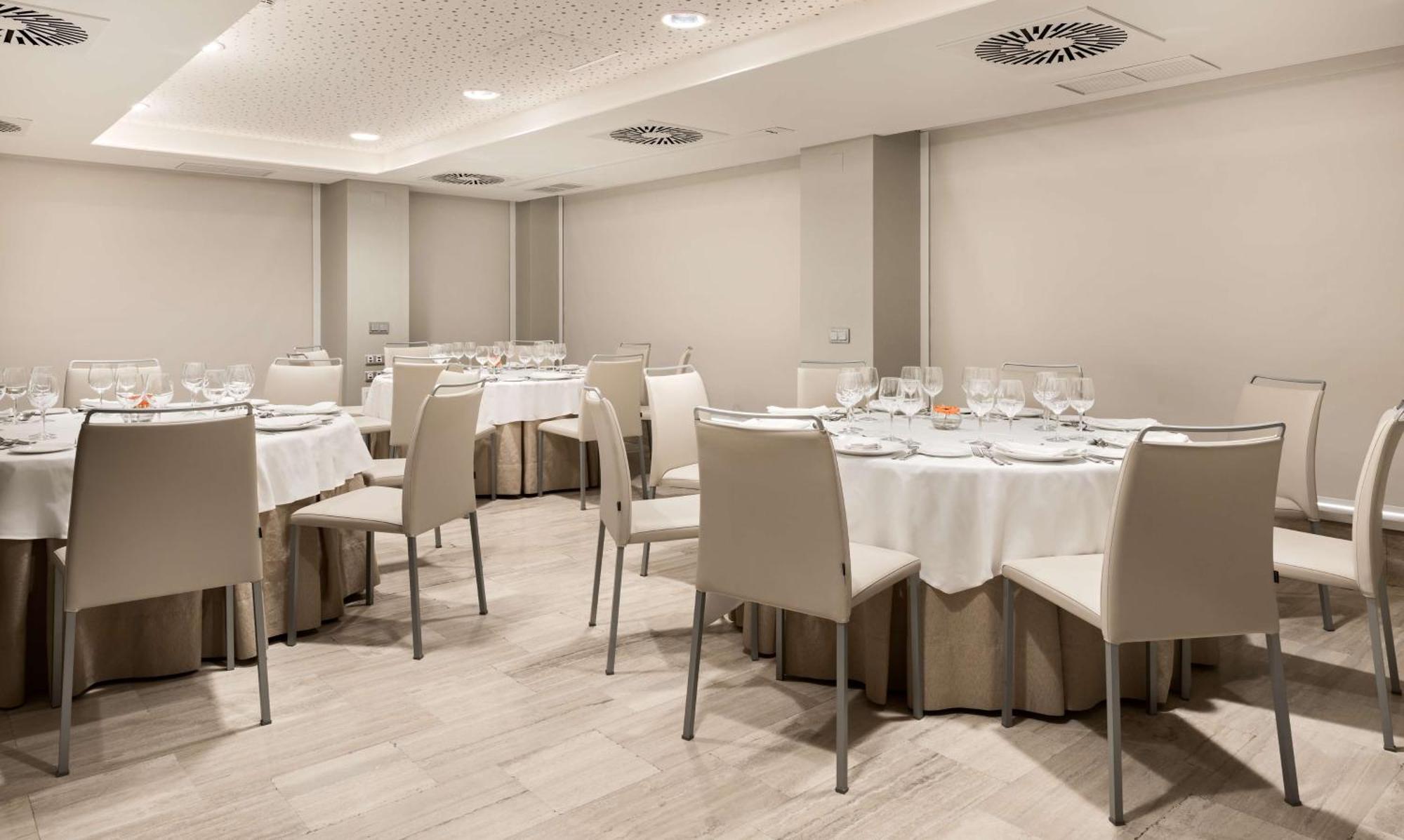 Nh Zurbano Hotel 4*