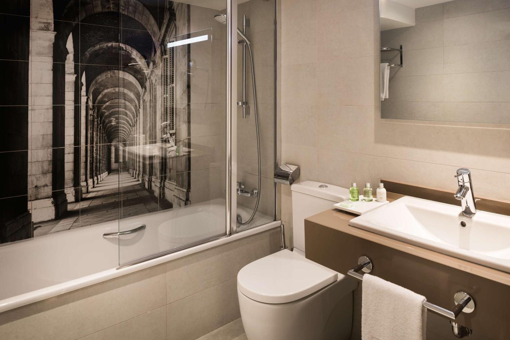 Hotel Nh Zurbano