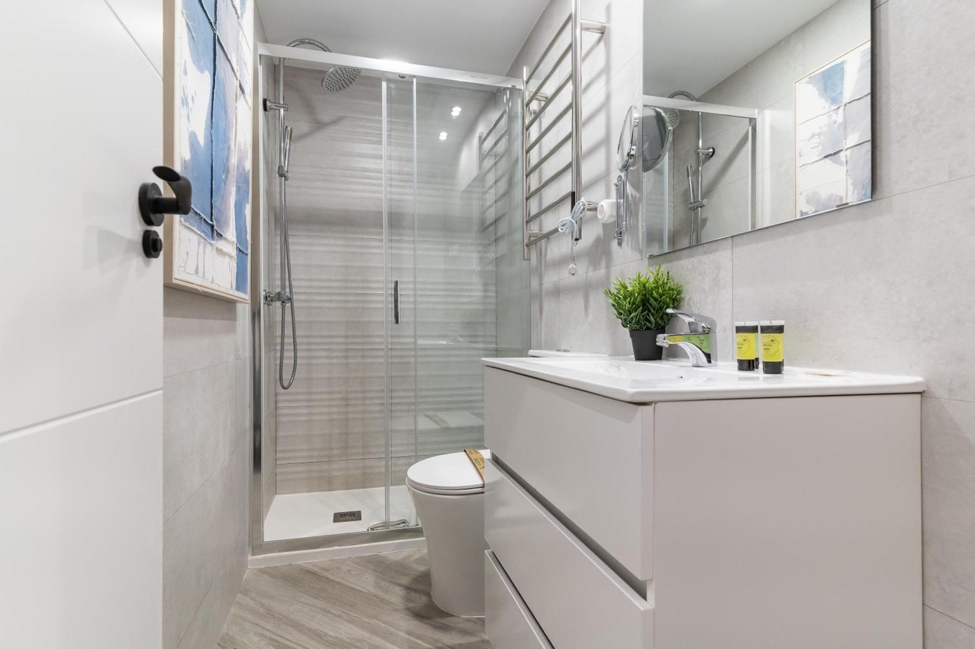 Apartment Modern Apartment-2bedrooms 2baths-malasana *