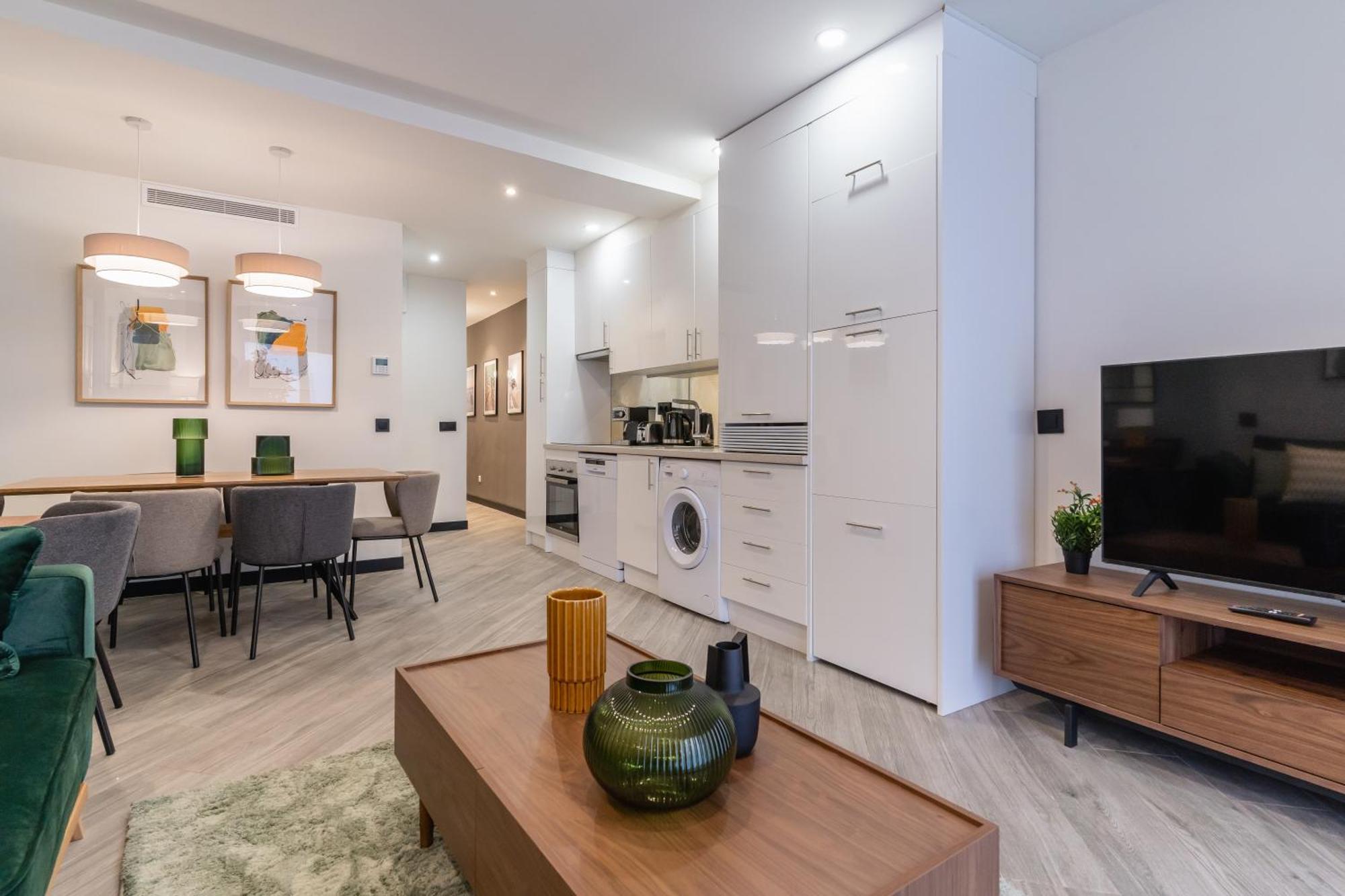 Modern Apartment-2bedrooms 2baths-malasana *