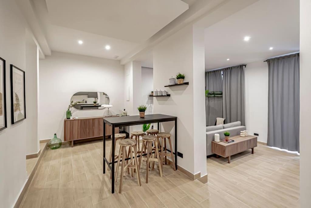 Lejlighed Stunning And Spacious Flat At Barrio De Letras Madrid