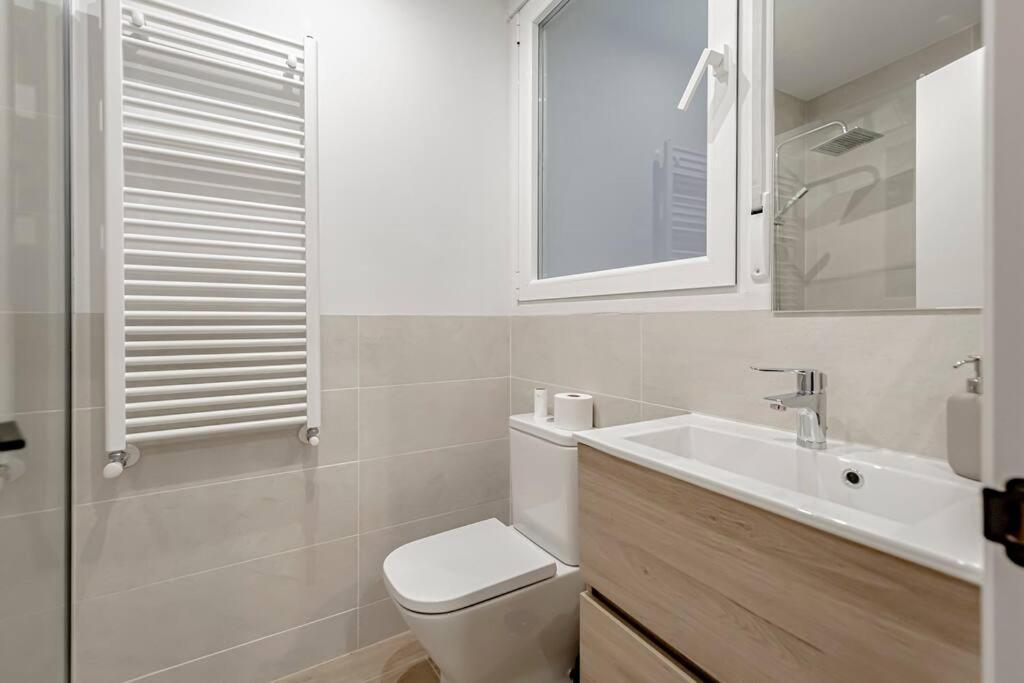 Stunning And Spacious Flat At Barrio De Letras