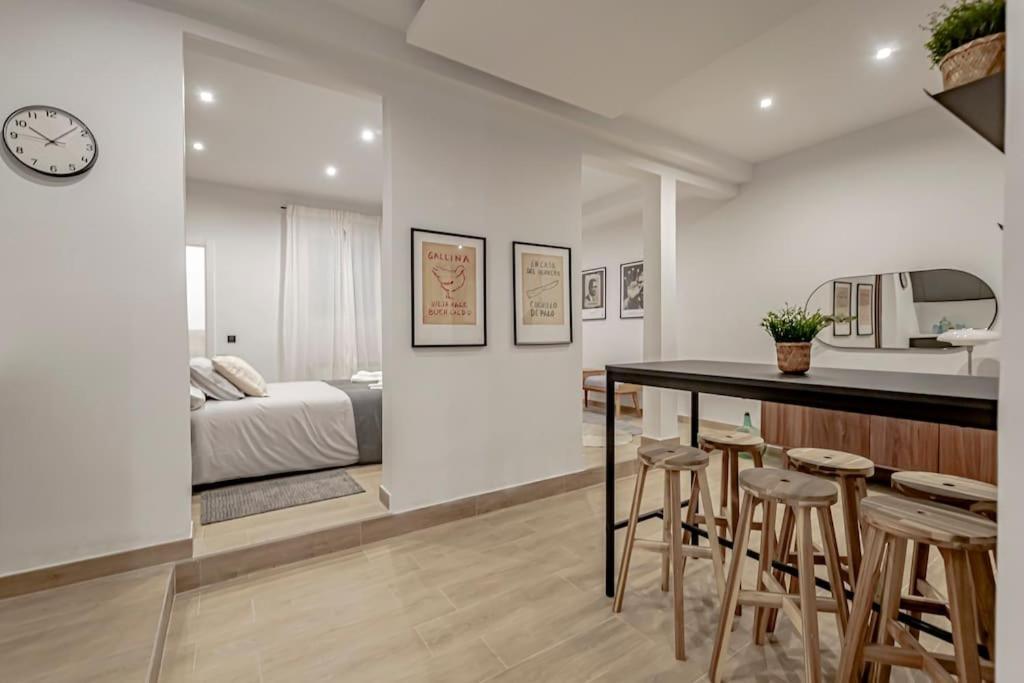 Lejlighed Stunning And Spacious Flat At Barrio De Letras Madrid