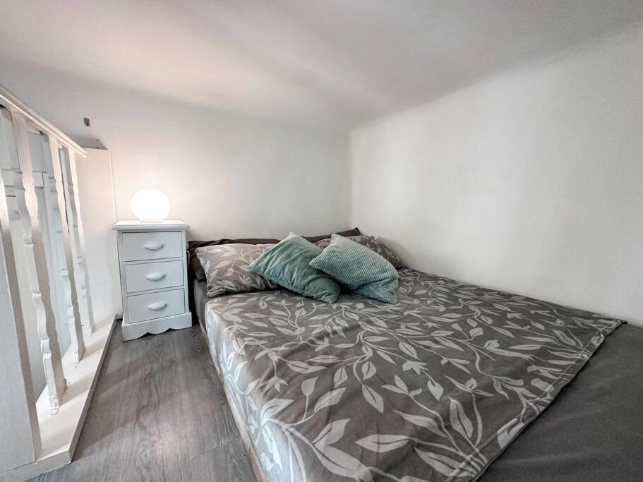 Mezzanine 2 Bedroom In Chueca Apartment Madrid