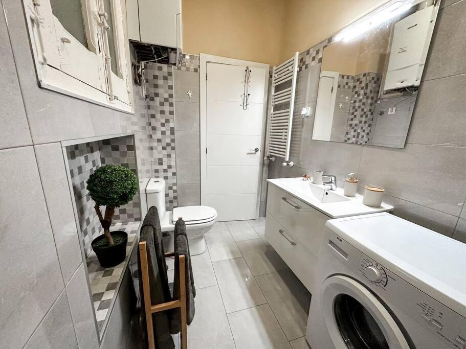 Mezzanine 2 Bedroom In Chueca Madrid