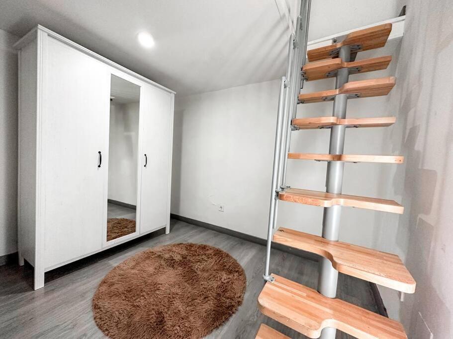 Mezzanine 2 Bedroom In Chueca *