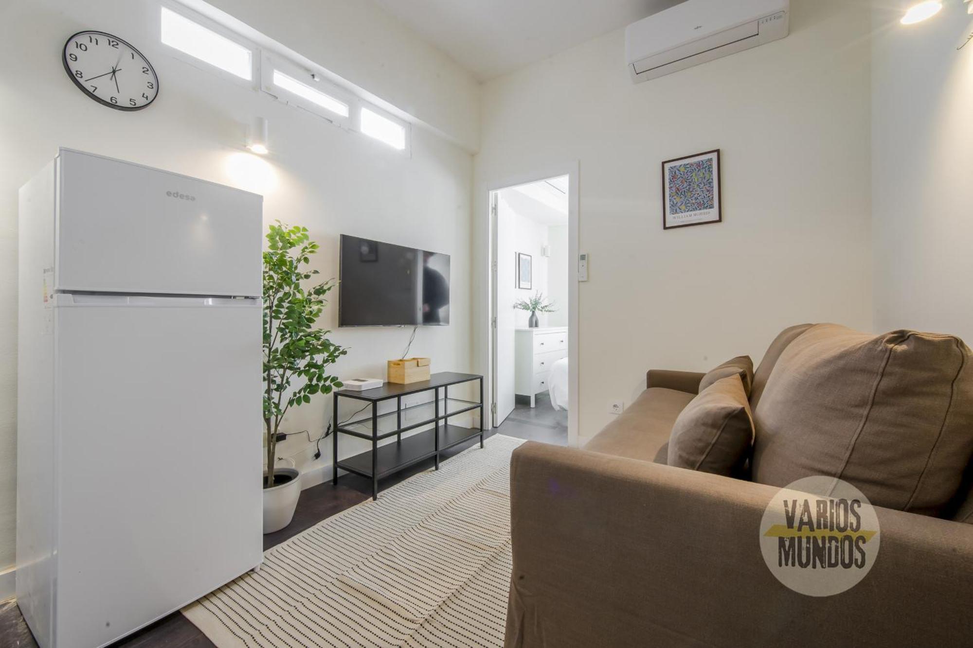 Sunny 3pax En Plena Plaza De Chueca *