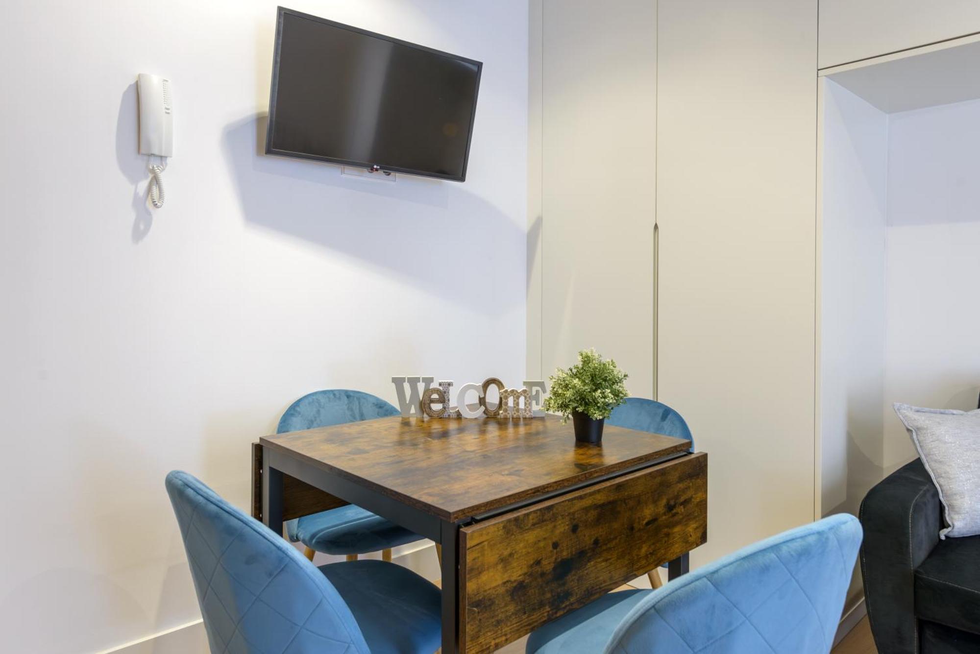 Gran Via New 2br 1bth Elevator *