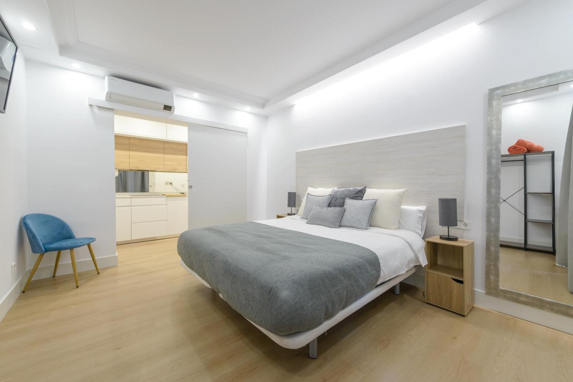 Gran Via New 2br 1bth Elevator