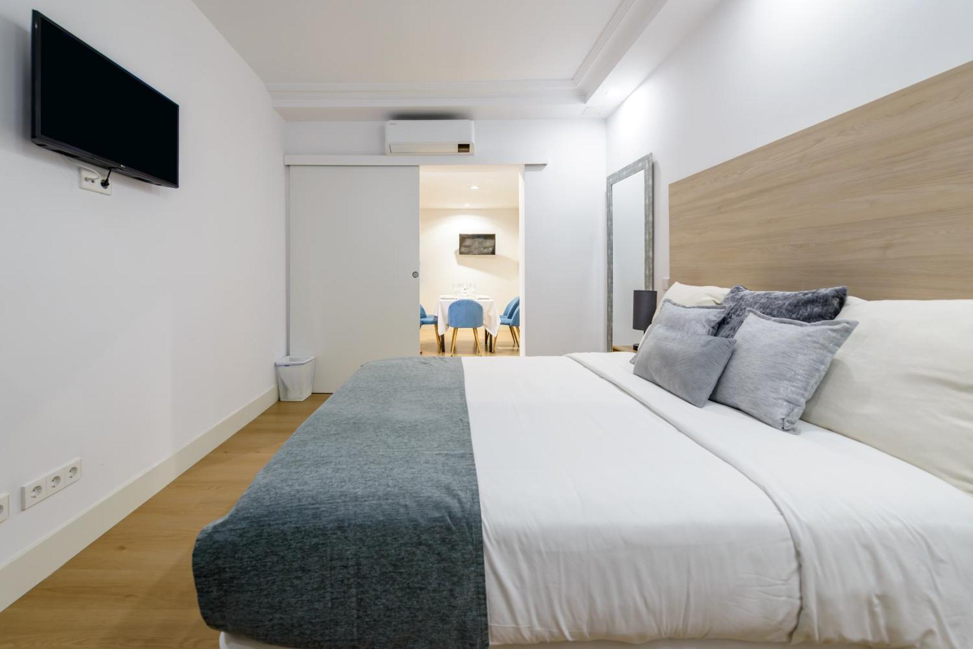 Gran Via New 2br 1bth Elevator Madrid