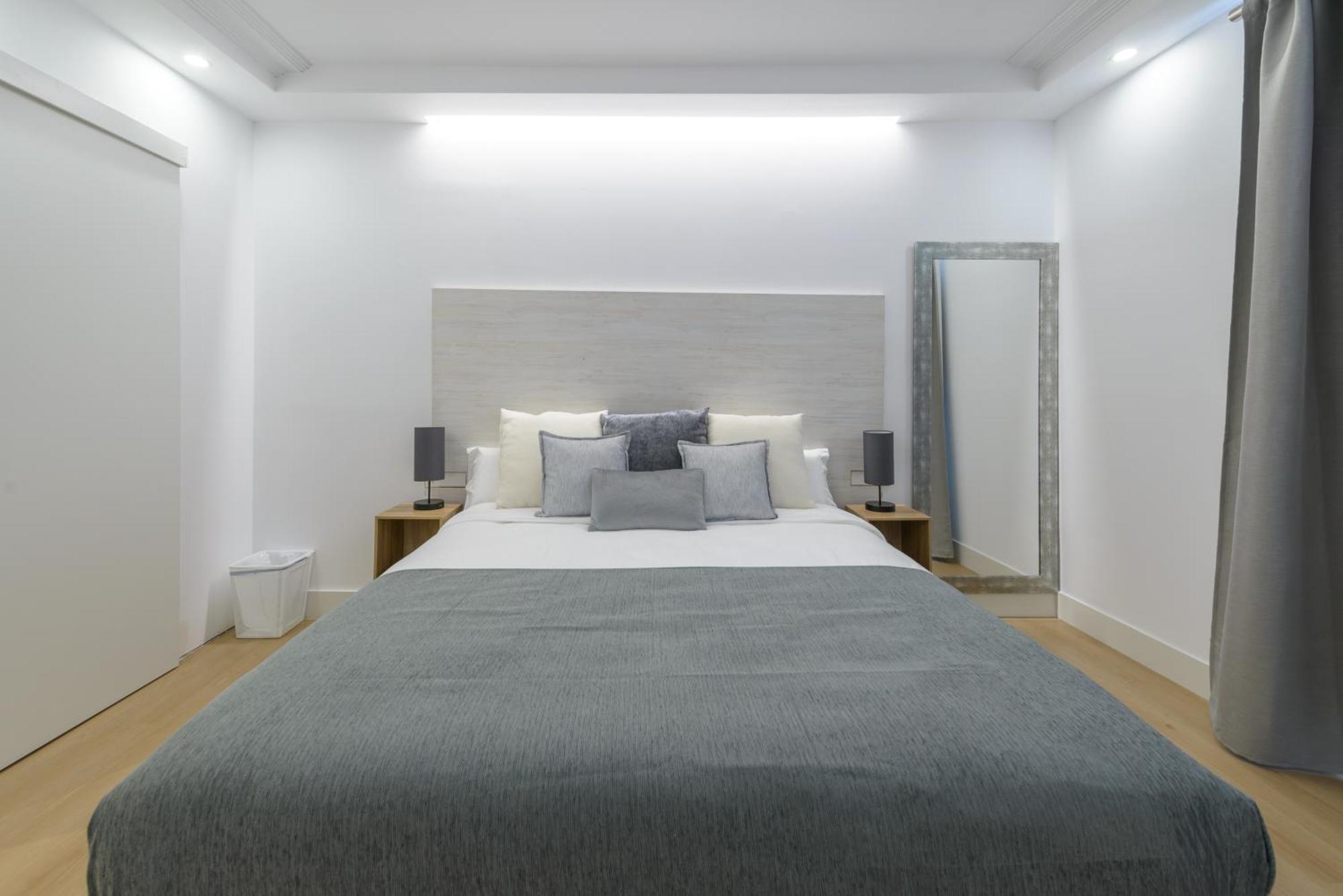Gran Via New 2br 1bth Elevator *
