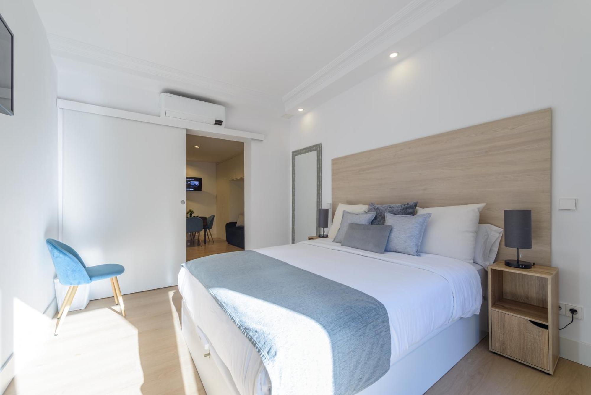 Gran Via New 2br 1bth Elevator
