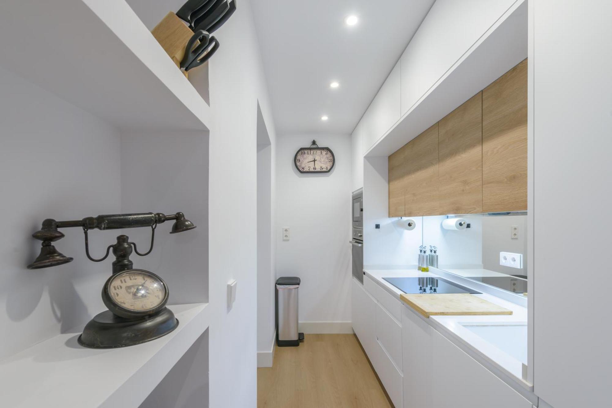 Gran Via New 2br 1bth Elevator * Madrid