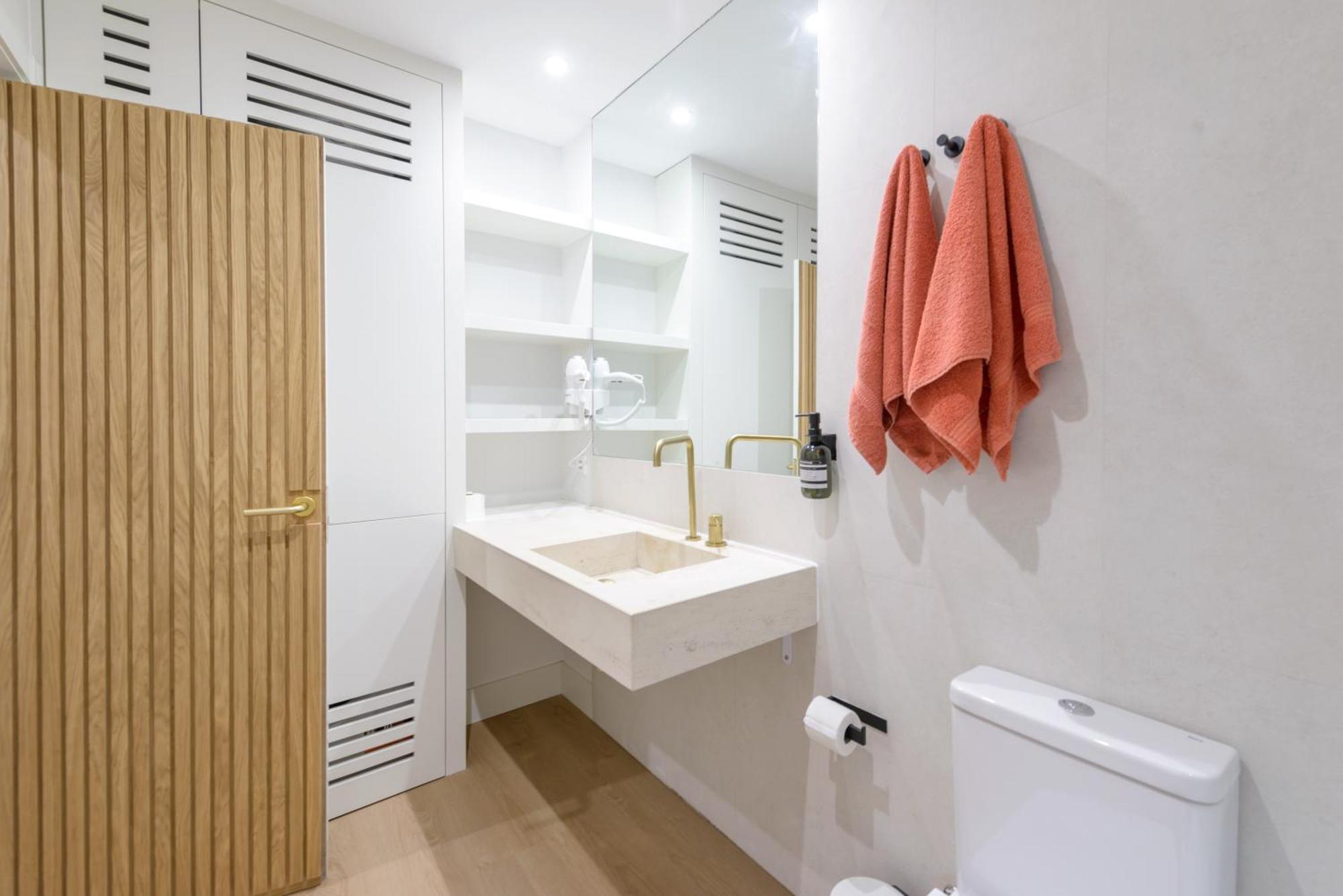 Gran Via New 2br 1bth Elevator *