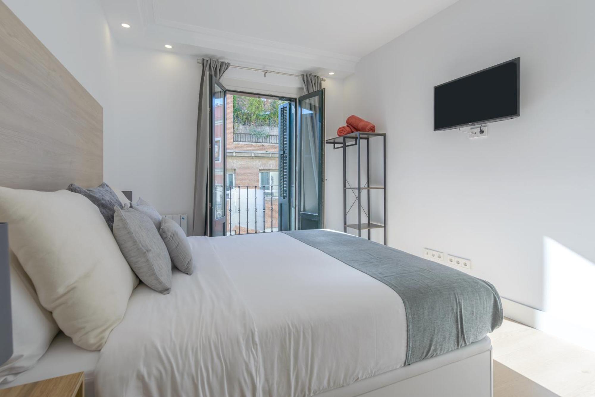 Gran Via New 2br 1bth Elevator Lejlighed
