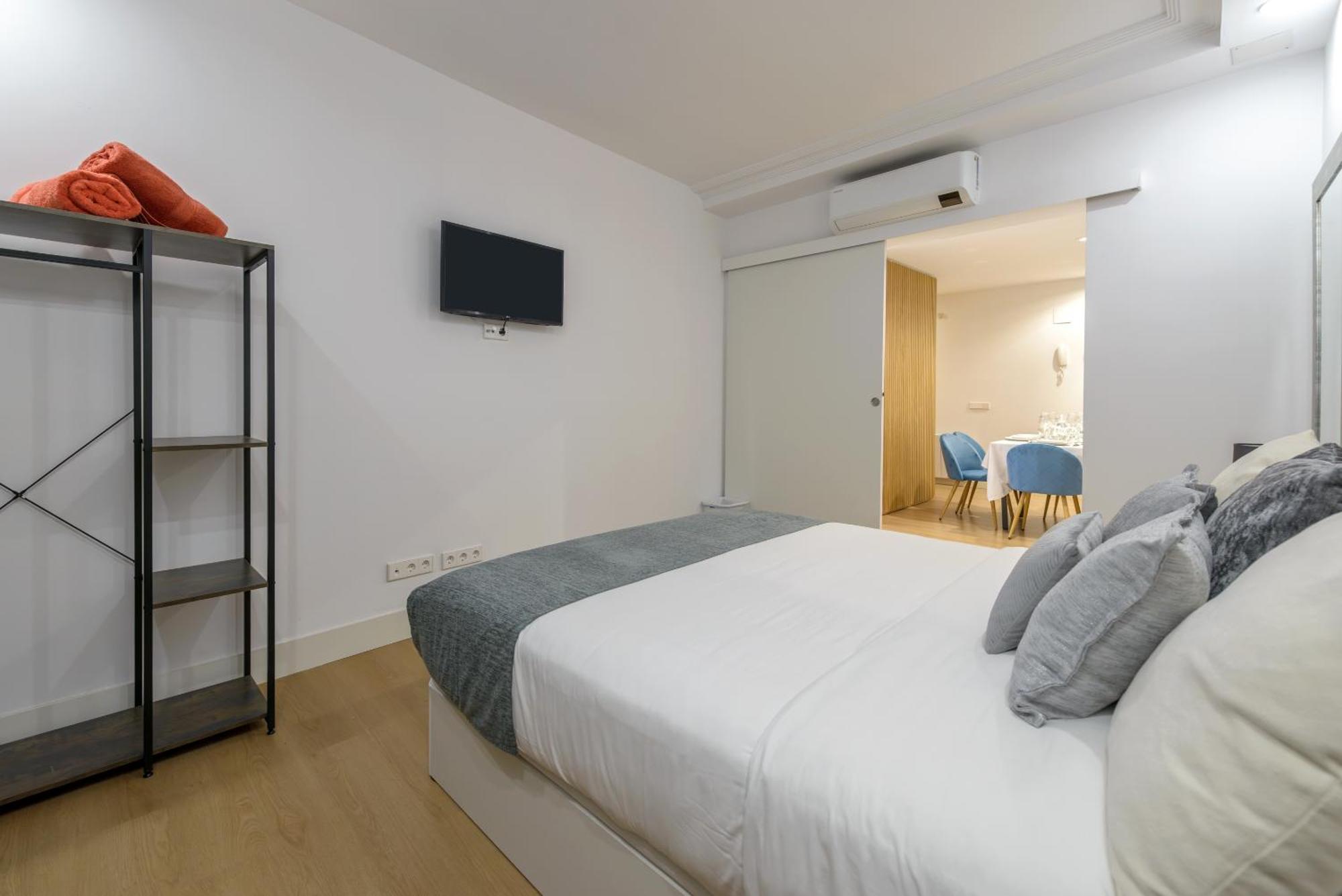 Gran Via New 2br 1bth Elevator