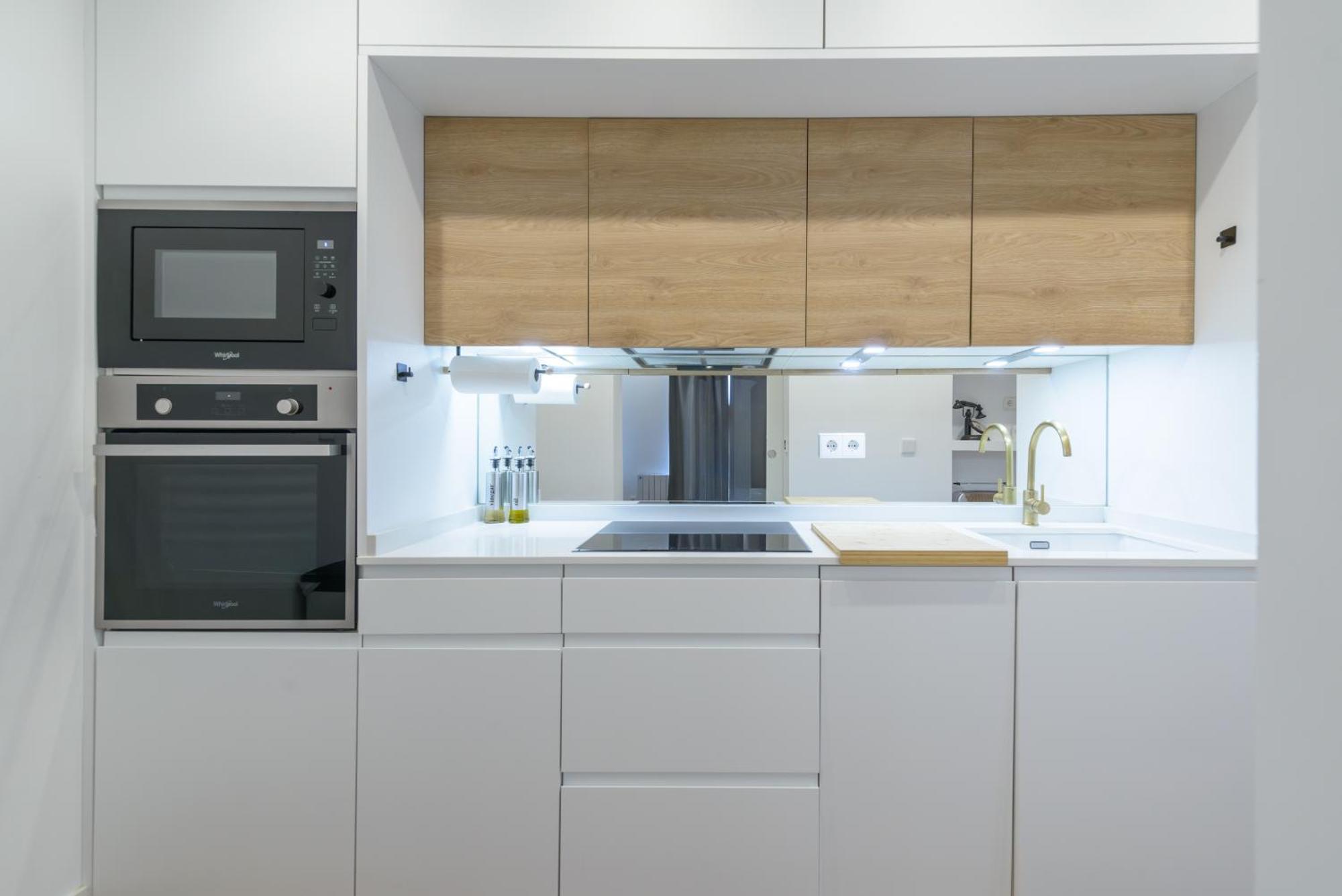 Gran Via New 2br 1bth Elevator *