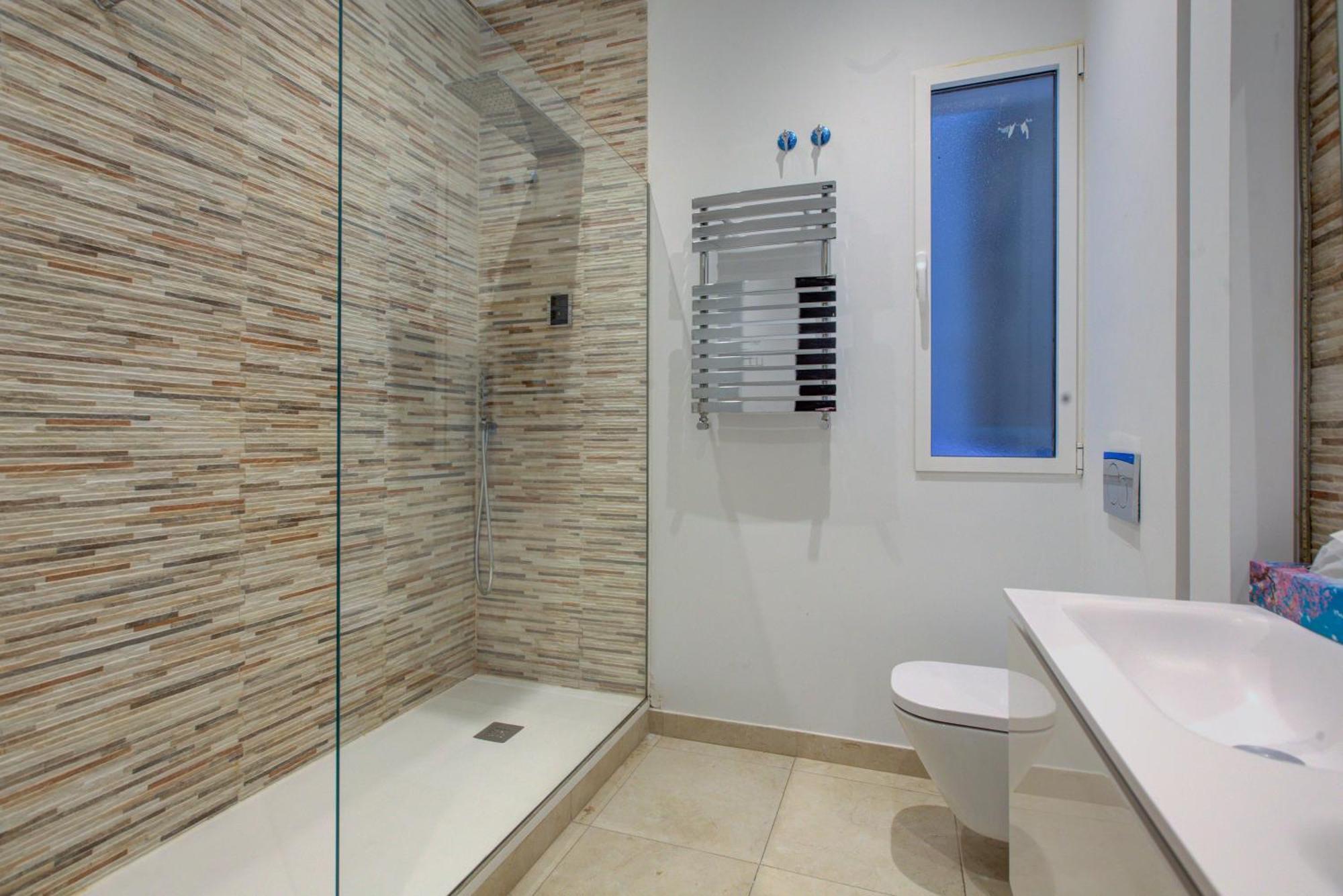 Privatunterkunft Luxury Center *