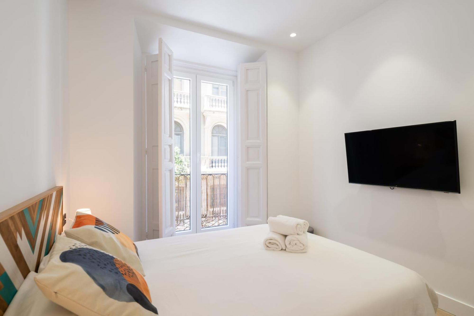 Chueca Hortaleza 12pax 5 Bedrooms 5 Baths