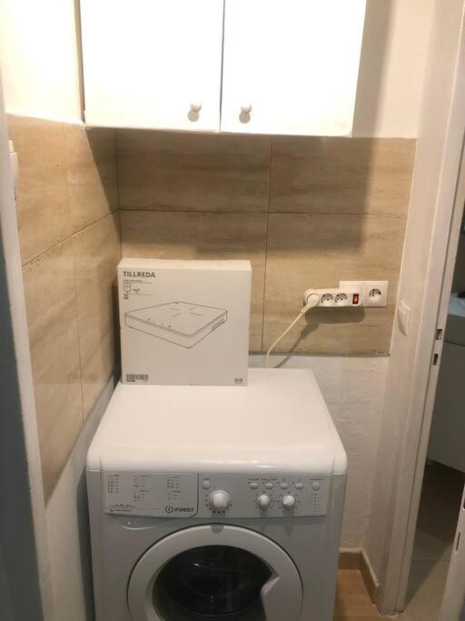 Apartamento Canarias Calle, Pequeno Estudio Sin Cocina, Cama Doble Y Litera Individual En Zona Atocha - Delicias Madrid
