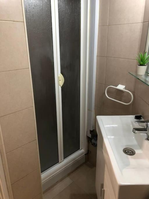 Canarias Calle, Pequeno Estudio Sin Cocina, Cama Doble Y Litera Individual En Zona Atocha - Delicias Apartamento *